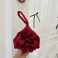 Sac à main en satin à fleurs 3D de style français avec chaîne, fermeture éclair, élégant, simple et doux, idéal pour les soirées