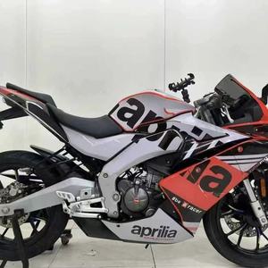 <span class=keywords><strong>Aprilia</strong></span> GPR150. Excellent état, entièrement d'origine. Refroidissement par eau, EFI, éclairage LED, compteur LCD. Puissance robuste pour la conduite sportive. - Product Image 2