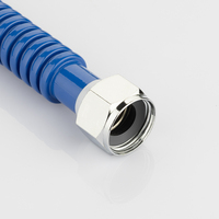 Tuyau flexible ondulé en acier inoxydable rouge et bleu, plaqué PVC, 1,0 Mpa, pour l'eau, l'isolation thermique, la manipulation sécurisée, utilisation dans la salle de bain et la cuisine