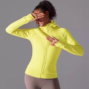 เสื้อฮู้ดดี้ผู้หญิงแบบครอป ผ้าฝรั่งเศสเทอร์รี่ ซิป กระเป๋า ดีไซน์เนอร์ ลำลอง แบบเรียบ สามารถสั่งทำได้ - Product Image 1