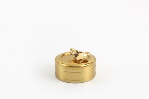 Vente directe d'usine de pots de rangement en alliage d'or avec décorations de poissons rouges, design simple et élégant pour le rangement de la chambre - Product Image 4