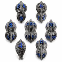 Ensemble de 7 dés polyédriques en métal écologique faits à la main, motif écailles de dragon noir bleu foncé, pour jeux de société et cadeaux