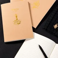 Agenda/Journal en papier promotionnel personnalisable, couleurs personnalisées disponibles, impression offset, reliure cousue, format A4, designs variés HQB