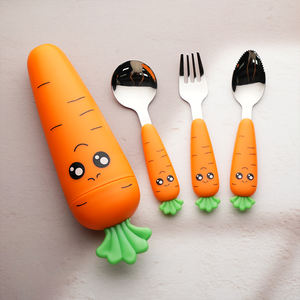 Lindo juego de cucharas de frutas para niños con inserto de zanahoria Acero inoxidable 304 18/8 Desechable para fiestas - Product Image 2