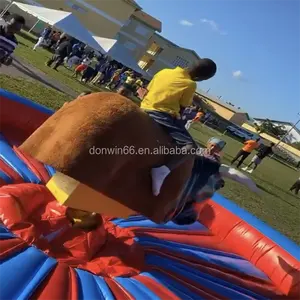 Juego de deporte loco comercial Juegos mecánicos inflables de rodeo de toro mecánico inflable