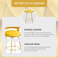 Tabouret de bar rétro en velours DM Factory, dossier tissé à la main, structure en métal doré, hauteur réglable, avec repose-pieds circulaire