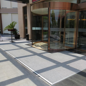 <span class=keywords><strong>Tapis</strong></span> <span class=keywords><strong>d</strong></span>'entrée extérieur modulaire 40cm * 60cm à base en aluminium avec brosses <span class=keywords><strong>Tapis</strong></span> de porte en aluminium - Product Image 6