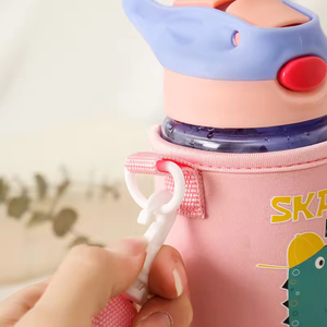 Bouteille d'eau grande capacité pour enfants avec paille, motif dessin animé, anti-chute, bouchon éjectable - Product Image 4