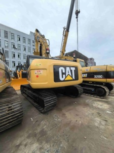 Excavadora de cadenas Caterpillar 320D usada, 40 toneladas de peso operativo, motor original, modelo 2016, 138 HP, 2001-4000 horas de uso. - Product Image 4