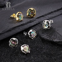 Boucles d'oreilles clous uniques et élégantes en argent sterling S925 avec coquille d'ormeau naturelle irrégulière pour femmes