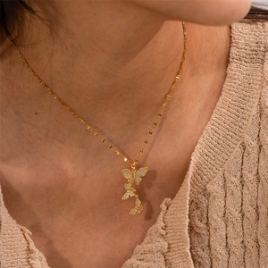 Collier pendentif papillon serti de diamants, bijoux haut de gamme et raffinés - Product Image 3