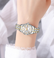 SKMEI 9369 Nouvelle Montre à Quartz de Luxe en Acier Inoxydable pour Couples, Étanche avec Aiguilles Lumineuses et Affichage à Cadran