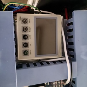 Bomba de Calor de Aire Acondicionado Split R410A de Alta Eficiencia, Calentador de Agua a Gas de Ahorro Energético para Piscinas, Uso en Hoteles y Exteriores, con Energía Solar - Product Image 1