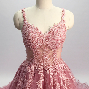 Vestido de novia Jancember RL133 romántico con tirantes finos, apliques y cola de capilla. - Product Image 3
