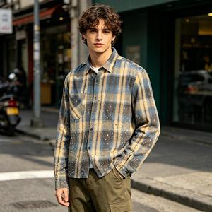 <span class=keywords><strong>Camicia</strong></span> in <span class=keywords><strong>Flanella</strong></span> a Quadri Ecologica da 240 Grammi per Uomo, Oversize, Effetto Invecchiato, Spalle Scese, Stile Streetwear - Product Image 2