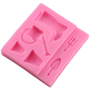 Molde de Silicona para Pastel con Diseño 3D de Herramientas de Jardín y Granja: Cubo, Pala y Horquilla, con Gráficos Divertidos de Botas de Lluvia y Dibujos Animados, Forma Rectangular, para Uso Doméstico - Product Image 3