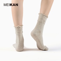 Chaussettes de yoga professionnelles OEM à 5 doigts, en coton, avec dentelle, mi-mollet, à compression légère, antidérapantes pour le sol