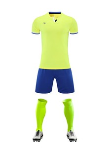 Maillots de football hautement personnalisés. Nous prenons en charge les commandes que nos concurrents n'osent pas prendre en charge. Contactez-nous pour plus d'informations. - Product Image 4