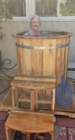 Fabricant de bains de glace écologiques modernes, baril en cèdre pour bain froid extérieur avec revêtement intérieur en acier inoxydable