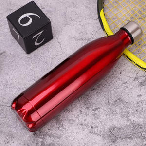 Botella térmica de acero inoxidable de doble pared, precio de fábrica OEM al por mayor, vaso aislante para bebidas, botella de agua de 750 ml. - Product Image 6