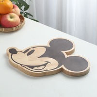 Papan potong Mickey Mouse khusus kartun kayu grosir untuk memotong sayuran dapur