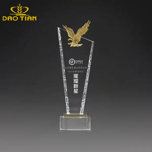 Заводская оптовая продажа, дешевые трофеи из чистого стекла, индивидуальные трофеи, медали, бляшки, цветные хрустальные короны, трофеи для членов <span class=keywords><strong>mvp</strong></span> - Product Image 6