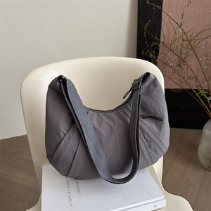 Dolce <span class=keywords><strong>stile</strong></span> Casual da <span class=keywords><strong>donna</strong></span> borsa trapuntata a tracolla in Nylon imbottito elegante e leggero Puffy diamante mezzaluna caramella personalizzata - Product Image 6