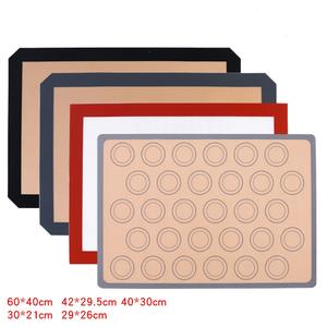 Tapis <span class=keywords><strong>en</strong></span> silicone multi-taille pour l'artisanat et la cuisine Tapis de cuisson <span class=keywords><strong>en</strong></span> silicone pliable pour la fabrication et tapis de <span class=keywords><strong>table</strong></span> <span class=keywords><strong>en</strong></span> silicone pour placer des objets - Product Image 3