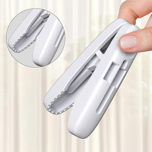 Clips Multifuncionales para Ropa, Grises y Blancos, Rectangulares, Duraderos, Organizador de Almacenamiento para Uso Doméstico y de Lavandería - Product Image 3