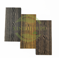 Holzmaserung WPC-Terrassendielen Lochverzierte Holz-Kunststoff-Verbundplatten für Außenbereich WPC-Bodenbelag Fliesen