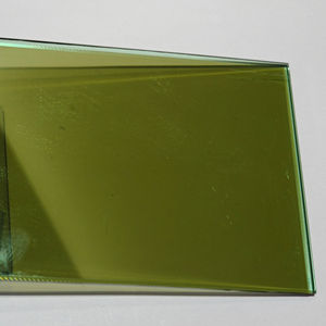 Hoja de vidrio laminado LVC verde reflectante de alta calidad para uso solar e industrial para supermercados - Product Image 1