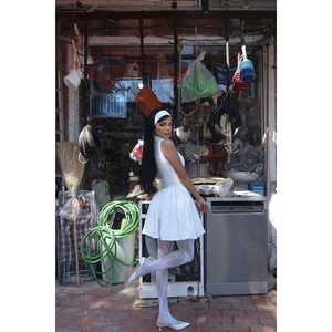 Robe Courte Blanche de Haute Qualité pour Femme, Coupe Évasée Élégante, Idéale pour le Bureau et les Journées Décontractées, Tailles XS-XL, en Spandex, pour Printemps-Automne - Product Image 1