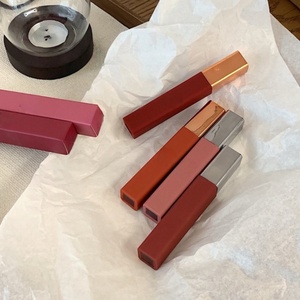 Đám Mây Son Bóng Khỏa Thân Cà Chua Gỉ Gỉ Giữ Ẩm Màu Đỏ Và Làm Trắng Lâu Dài Không Dính Để Cup Son Môi - Product Image 1