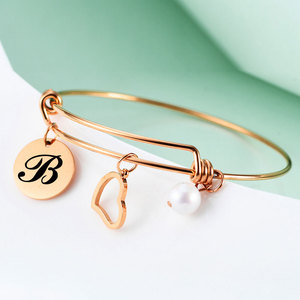 Bracelet Alphabet Gravé au Laser Or Rose Cœur Perle Charme Bijou Unisexe Cadeau - Product Image 3