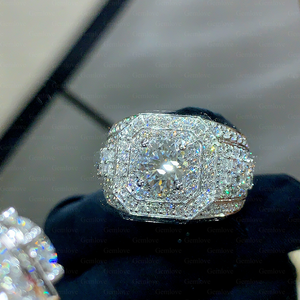 แหวนเพชรผู้ชายทองคำ 18K ประดับเพชรทรงกลมเพาะเลี้ยงในห้องปฏิบัติการขนาด 2.03 กะรัต พร้อมเพชรประดับแบบฝังเรียงเป็นแถวขนาด 1.17 กะรัต - Product Image 5