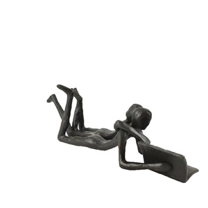 Scultura Retrò di Coppia che si Abbraccia e Legge, Rilassata a Letto che Leggeva Insieme, Ornamento Astratto in Ghisa per Coppie - Product Image 6