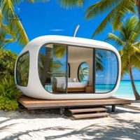 Capsule spatiale de glamping de luxe pour l'extérieur, maison mobile moderne pour les stations de montagne et de bord de lac