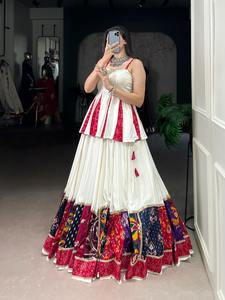 Lehenga choli de rayón puro totalmente cosido con trabajo de parche múltiple con retoque de encaje perfecto para vestir una colección - Product Image 6