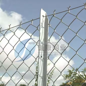 Clôture en treillis métallique <span class=keywords><strong>pour</strong></span> <span class=keywords><strong>cage</strong></span> <span class=keywords><strong>de</strong></span> frappe <span class=keywords><strong>pour</strong></span> stade <span class=keywords><strong>de</strong></span> football, hauteur <span class=keywords><strong>de</strong></span> 7 pieds, matériau en fer, revêtement en PVC, respectueux <span class=keywords><strong>de</strong></span> l'environnement, service <span class=keywords><strong>de</strong></span> modélisation 3D - Product Image 2