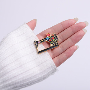 Broche de esmalte vintage creativo al por mayor, insignia metálica para ropa, accesorio para regalos de sastre - Product Image 2
