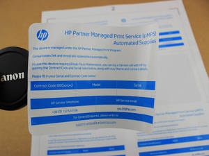 Etiqueta autoadhesiva impresa con logotipo, rollo de etiquetas de embalaje ecológico y Freidly - Product Image 5