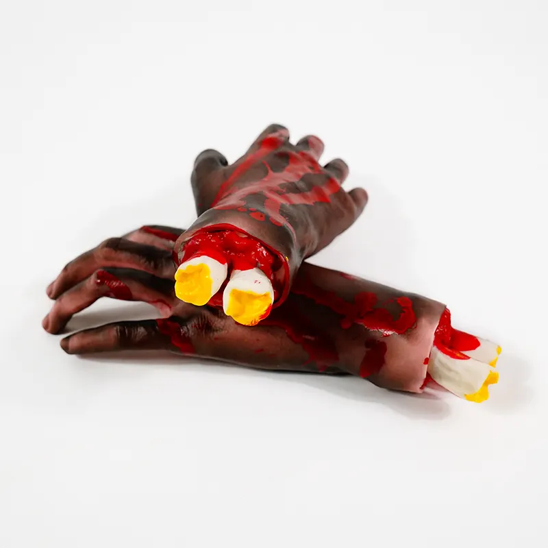 Halloween Dekorationen Realistische blutige Körperteile abgetrennte gefälschte Arme Hände Finger für Dekor