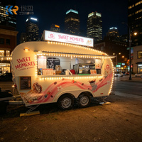 Remorque alimentaire vintage style caravane rétro pour café et glaces, idéale pour mariages, festivals et événements éphémères