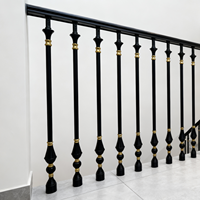Vente en gros Style luxe qualité supérieure Installation facile Balustre de balcon Broches métalliques garde-corps d'escalier en aluminium pour Villa Maison