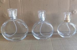 Flacon pulvérisateur en verre à paroi épaisse de 30 ml et 50 ml, rond et transparent, pour désodorisant, huile parfumée, parfum, avec pompe à vis - Product Image 2