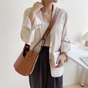 Wholesale Trendy Vegan Leather Crossbody Bags Leisure Handbag for Women PU Leather Single Shoulder <b>Bucket</b> Bag - Product Image 4