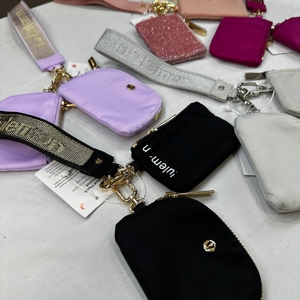 New Women's LuLu Fashion Wrist <strong>Bag</strong> with Chains and Zipper Portable Bank Card <strong>Mini</strong> Storage for Daily Travel - Product Image 4