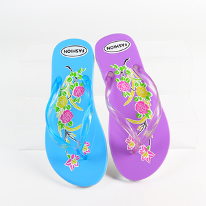 Sandalias Tailandesas Hechas en China para Mujeres Maduras con Correas Intercambiables - Product Image 1