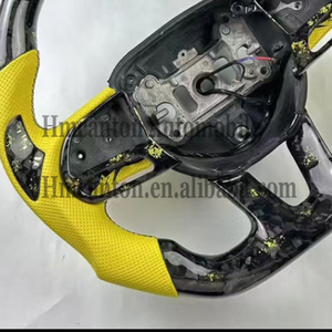 Volante Deportivo de Fibra de Carbono Forjado con Agarre de Cuero Perforado, Diseño Innovador para Dodge Challenger - Product Image 6