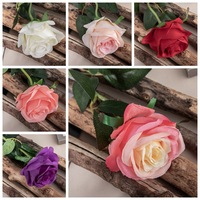 Großhandel Blumenarrangement Dekorative Seiden-Einzelstiel Rosa Künstliche Rosen für Hochzeit Valentinstag Weihnachtsdekoration